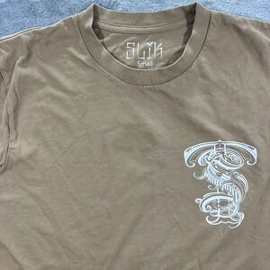 SLIK Graphic T-Shirt Mens Small Tan Ornate Scrollwork Logo Tee Casual Cotton